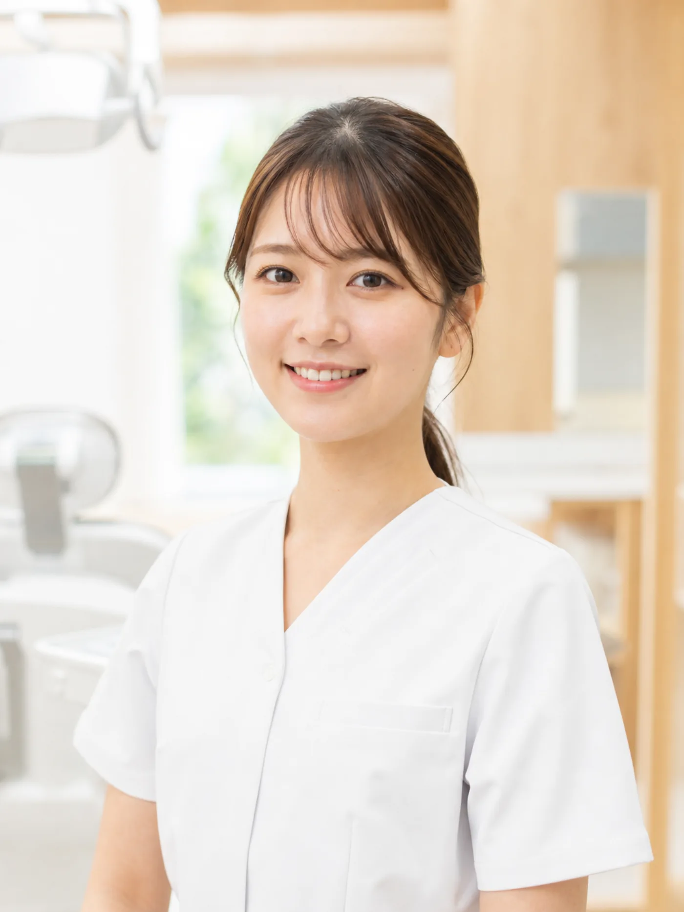 微笑む歯科衛生士